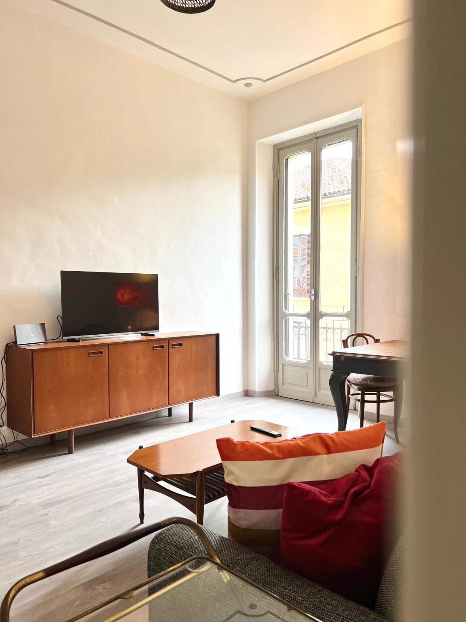 Comecasa Near Piazza Vittorio 2 Bedrooms Turin Luaran gambar